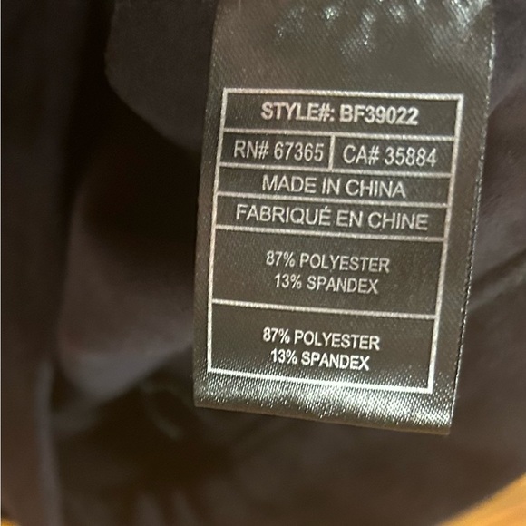 Hot mini skirt by BB Dakota. - Picture 6 of 7